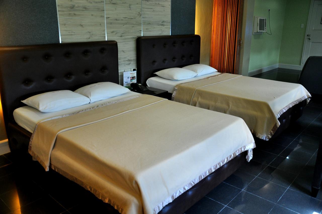 Jardin De Rosal Hotel Pasig City Exterior foto