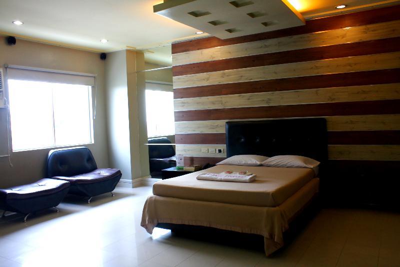 Jardin De Rosal Hotel Pasig City Exterior foto