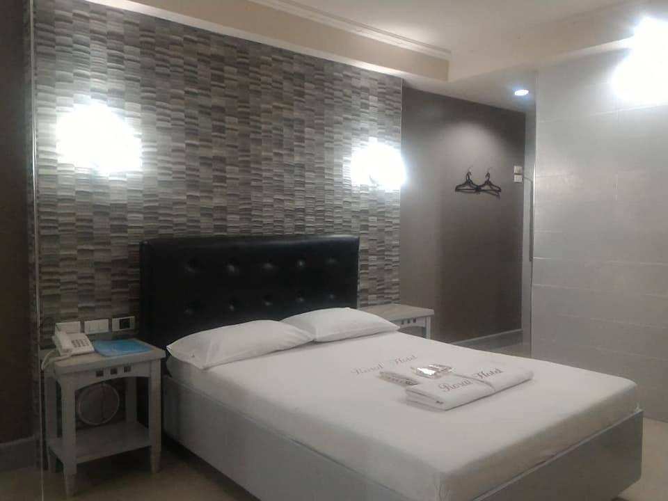 Jardin De Rosal Hotel Pasig City Exterior foto